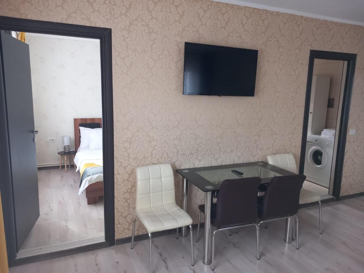 Casa Davison Apartment Targu Jiu Exterior photo