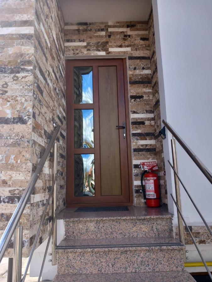 Casa Davison Apartment Targu Jiu Exterior photo