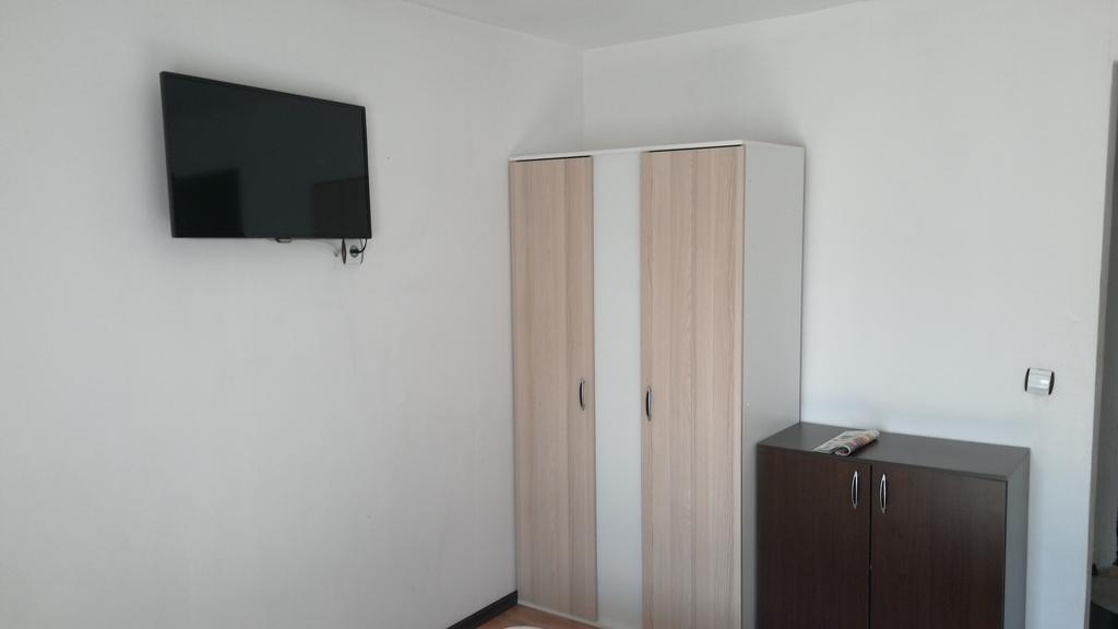 Casa Davison Apartment Targu Jiu Exterior photo